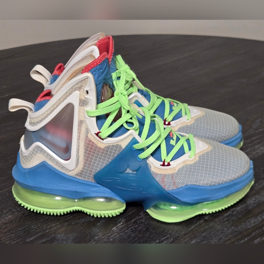 Nike Lebron 19 White, Blue And Neon Green Size 8.